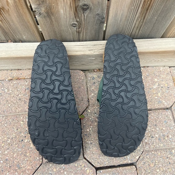 Walk with ransons  women green buckle front cork screw sandals. Size 7.5. Used. - Picture 10 of 10